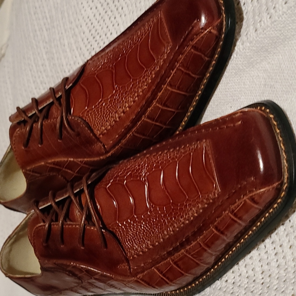 Stacey Adam's gator never worn